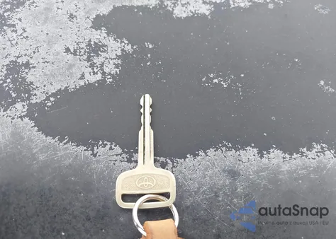 1998 Toyota Camry Le z USA, uszkodzony, nr VIN 4T1BG22K0WU338168